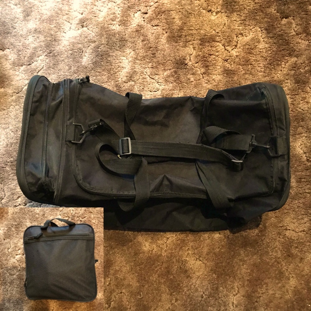 🇺🇸ALS🇺🇸 EUC Zippable/Foldable Black Duffle Bag